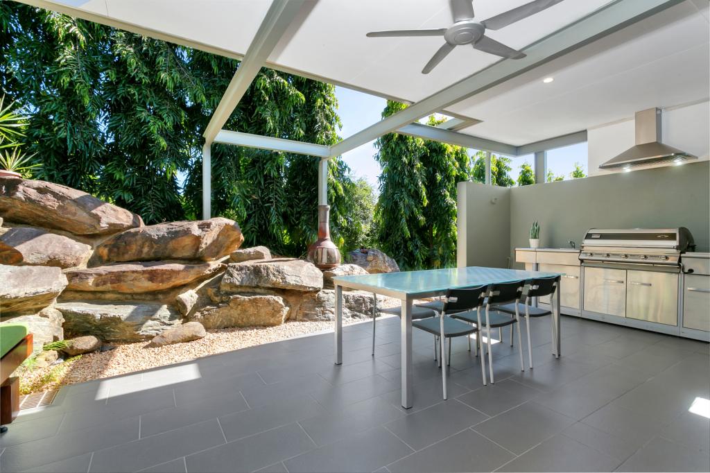 2 Lake Morris Rd, Kanimbla, QLD 4870