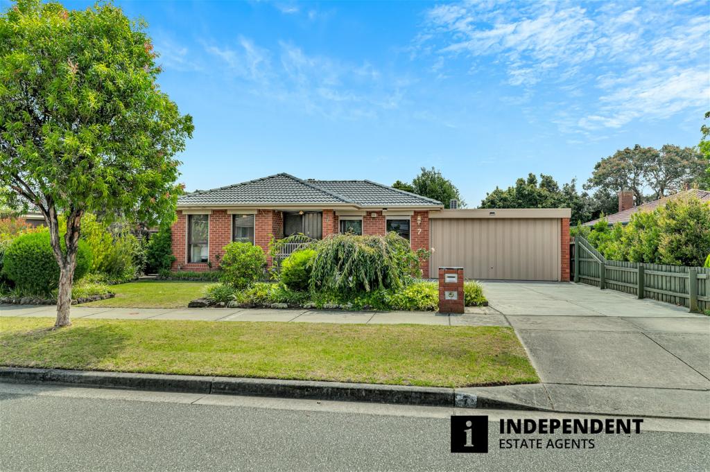 7 Farrer Cl, Cranbourne, VIC 3977