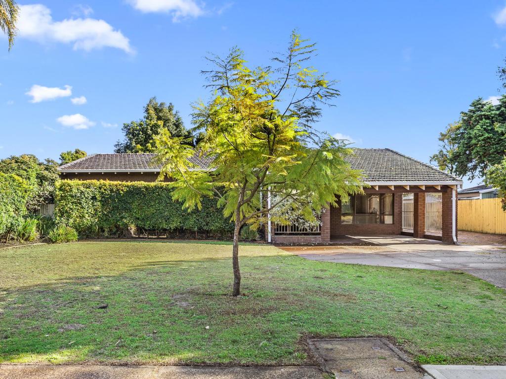 17 Findlay Rd, Leeming, WA 6149