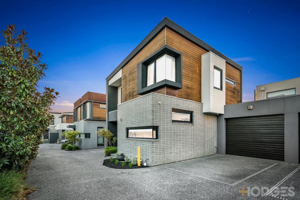 3/16 THE CORSO, PARKDALE, VIC 3195