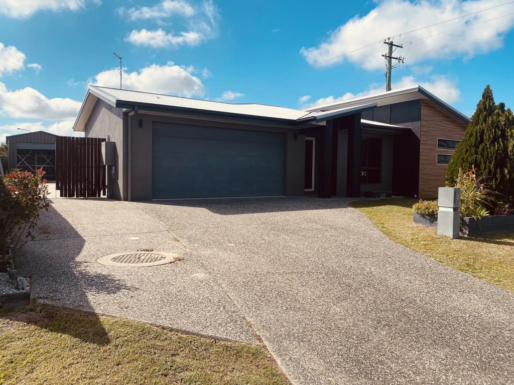 2 Fairway Dr, Bakers Creek, QLD 4740