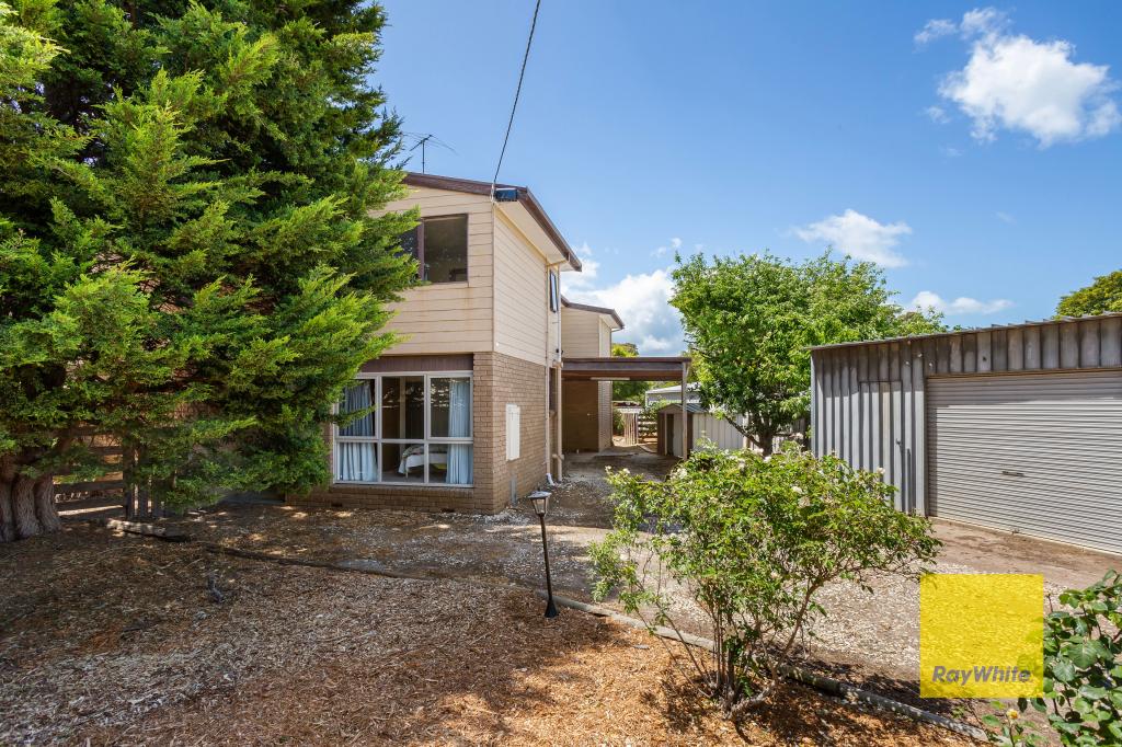 5 CHARLES CT, ST LEONARDS, VIC 3223