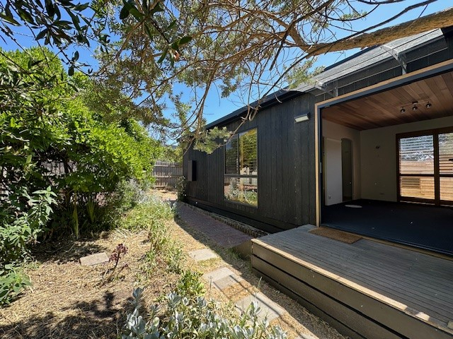 2/1 Carr St, Coburg North, VIC 3058