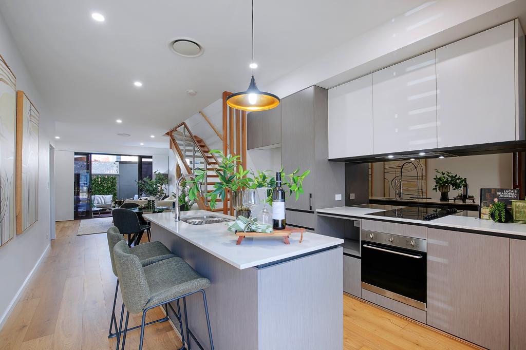 3/118 PEMBROKE ST, CARINA, QLD 4152
