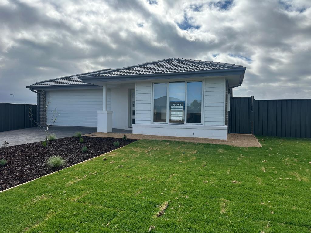 22 Honeyeater St, Benalla, VIC 3672