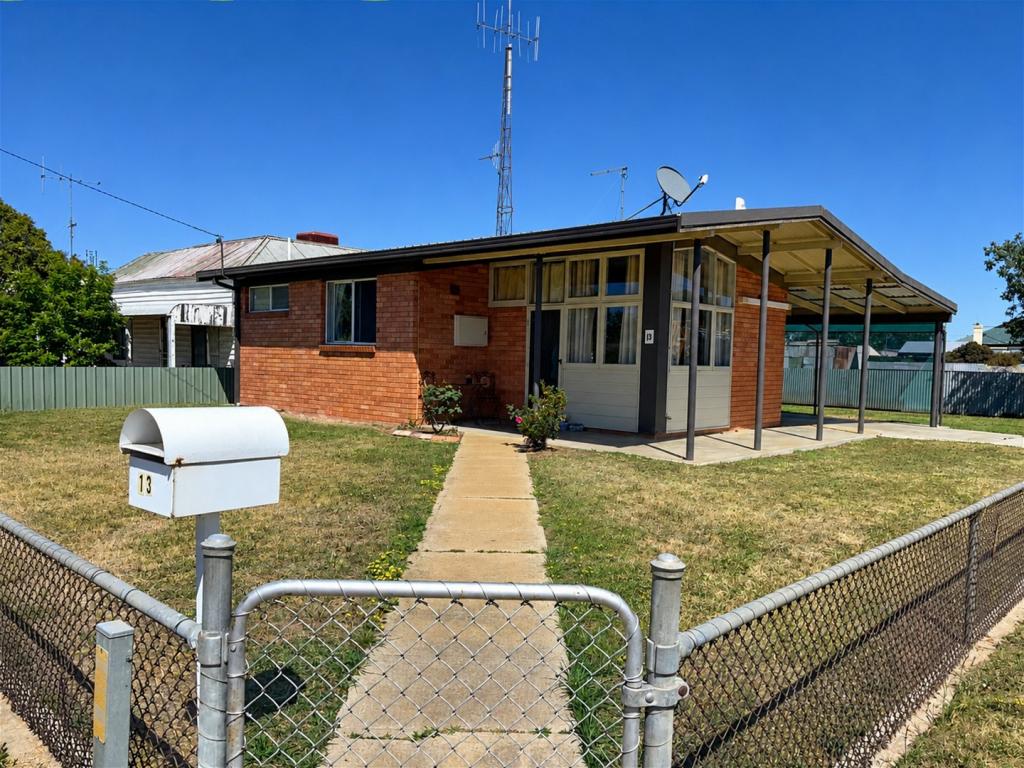 13 Cobram St, Berrigan, NSW 2712