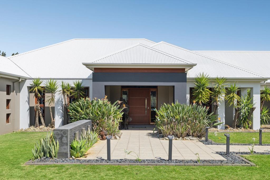 2 Portrush Cres, Luddenham, NSW 2745