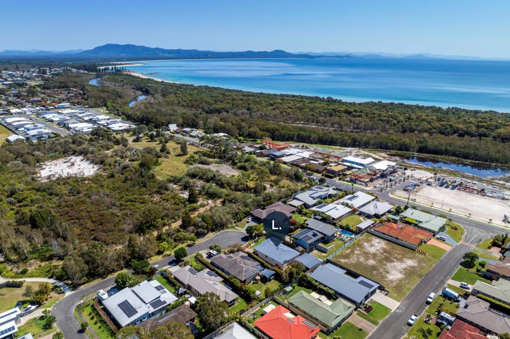 27 WAIANBAR AVE, SOUTH WEST ROCKS, NSW 2431