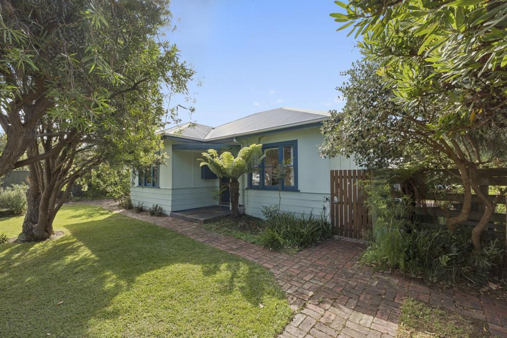12 MONTROSE AVE, APOLLO BAY, VIC 3233