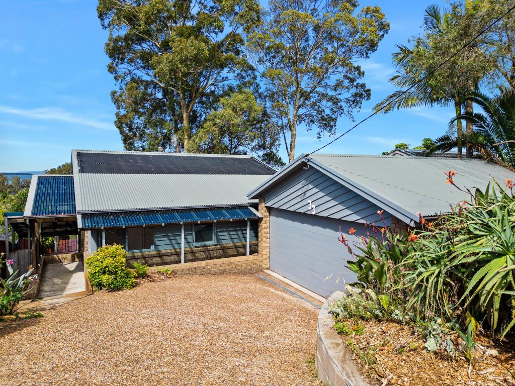 33 Donegal Rd, Berkeley Vale, NSW 2261