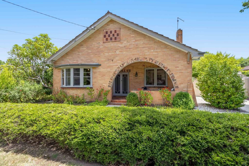 7 Lindisfarne Cres, Lake Wendouree, VIC 3350