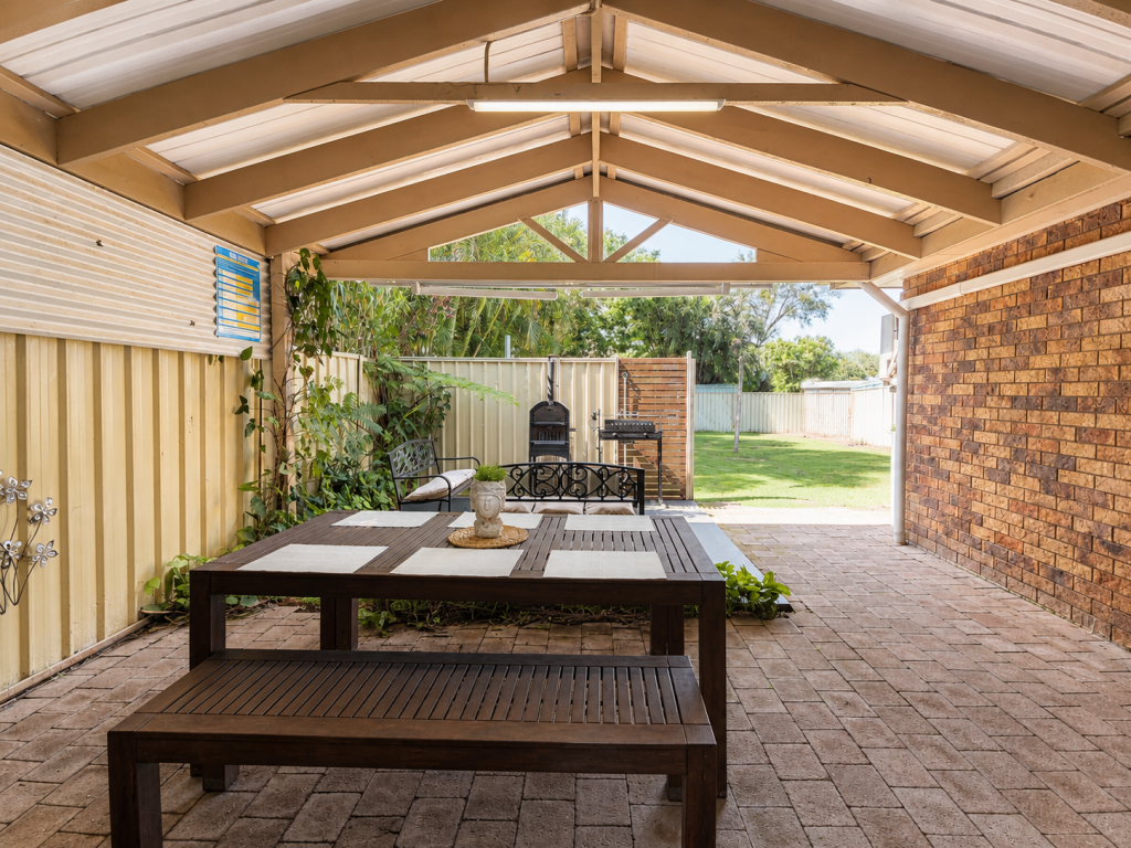 3 Carol St, Redland Bay, QLD 4165