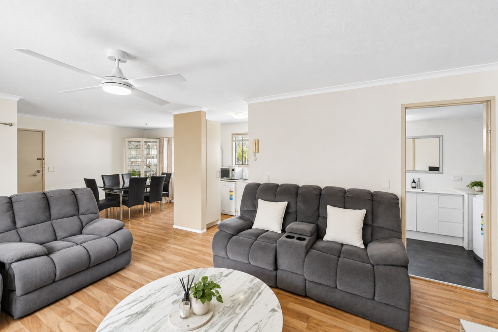 7/3 AHERN ST, LABRADOR, QLD 4215