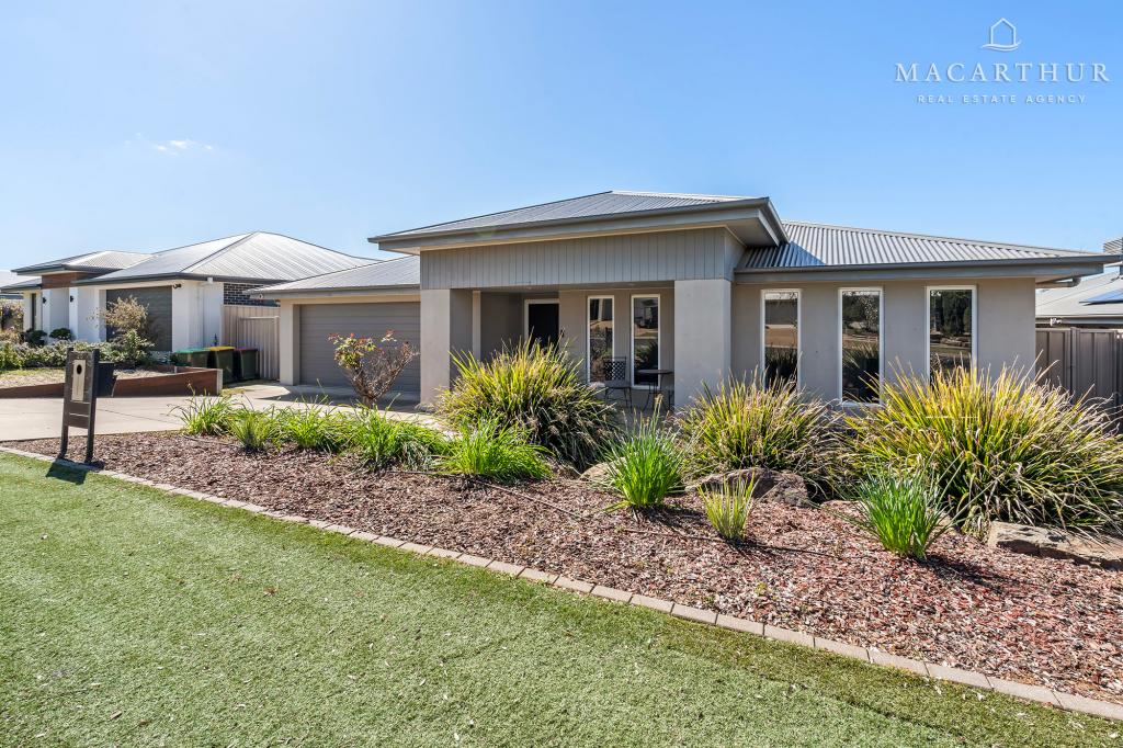 26 BARTON AVE, LLOYD, NSW 2650