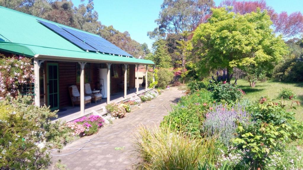 1 Kingscote Dr, Metung, VIC 3904