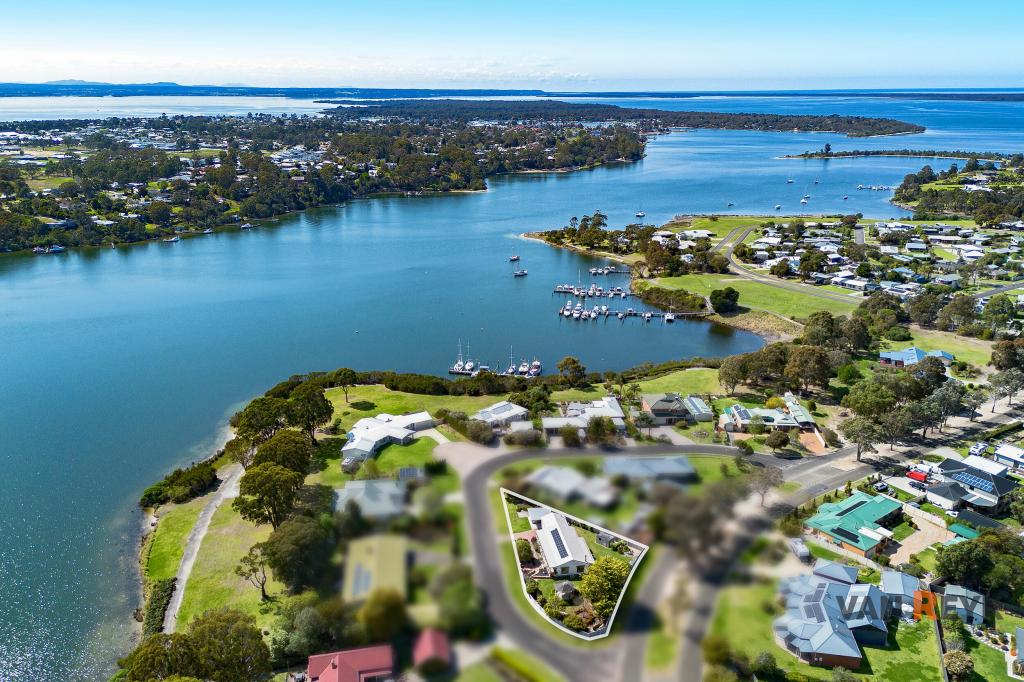 2 Lake Cove Ct, Newlands Arm, VIC 3875
