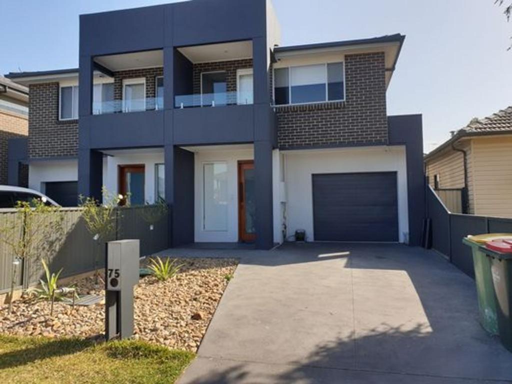 75 DERRIA ST, CANLEY HEIGHTS, NSW 2166