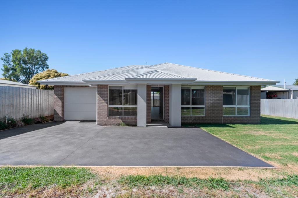 27A MIDDLE ST, EAST BRANXTON, NSW 2335