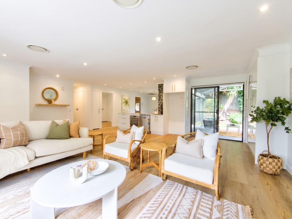 13 Richard Cres, Highland Park, QLD 4211