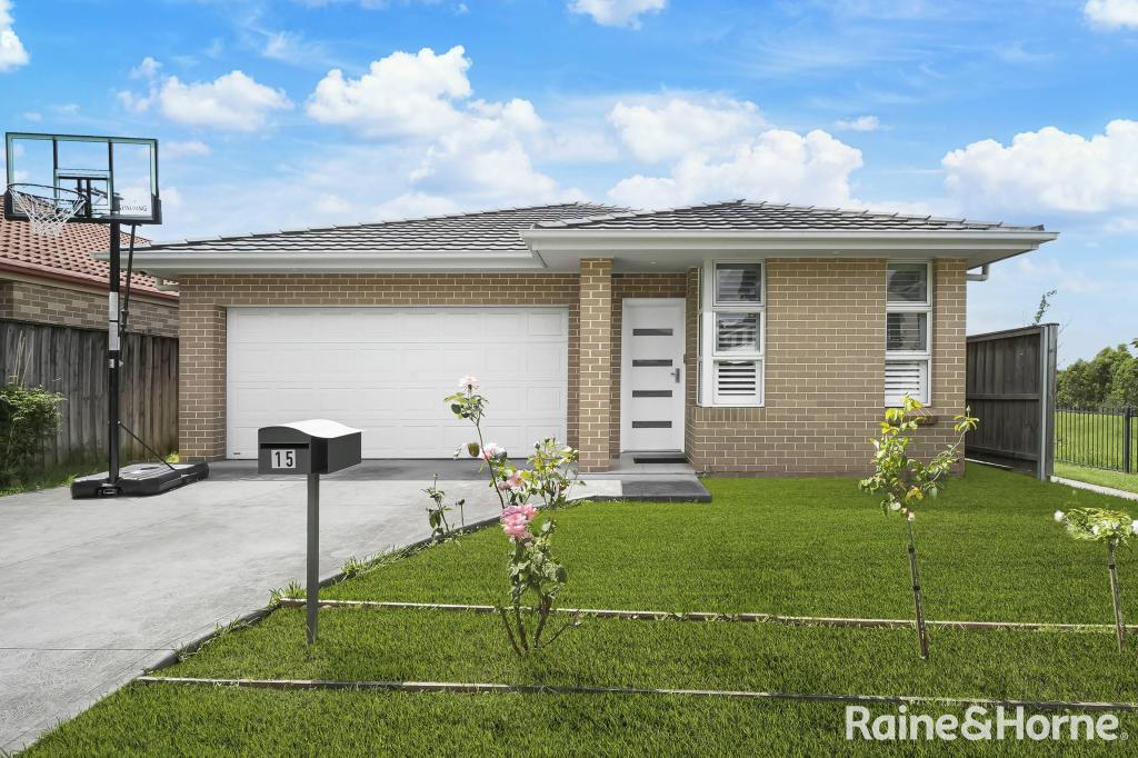 15 Glatton Rd, Glenfield, NSW 2167