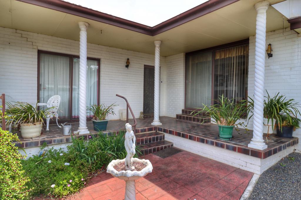 42 Dowell St, Cowra, NSW 2794