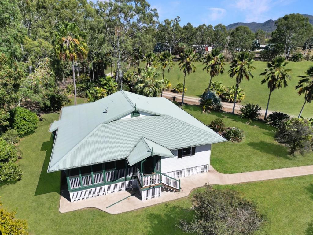 1 Alligator Creek Rd, Alligator Creek, QLD 4816