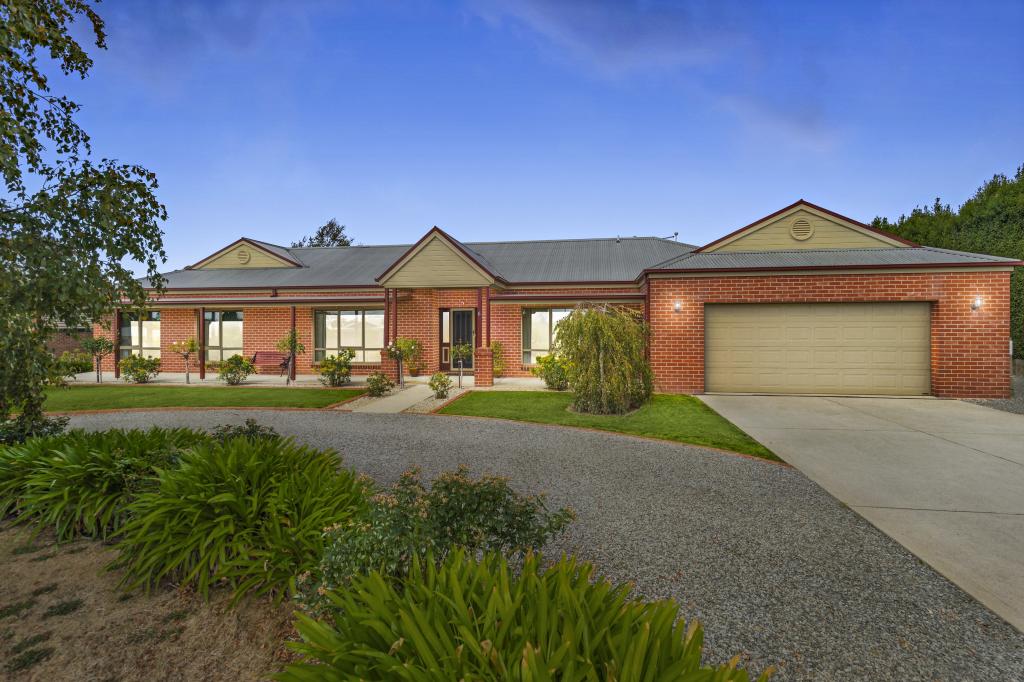 6 Alistair St, Cardigan Village, VIC 3352