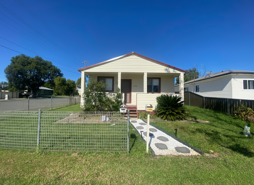 150 Oxford St, Cambridge Park, NSW 2747