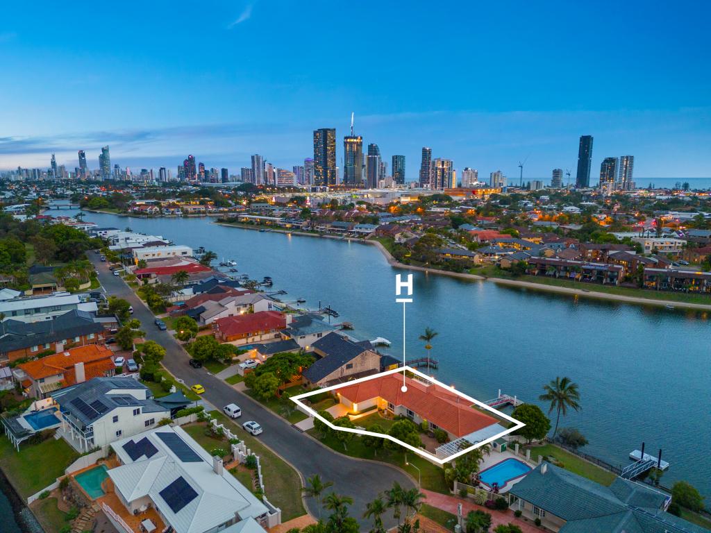 72 Sailaway St, Mermaid Waters, QLD 4218