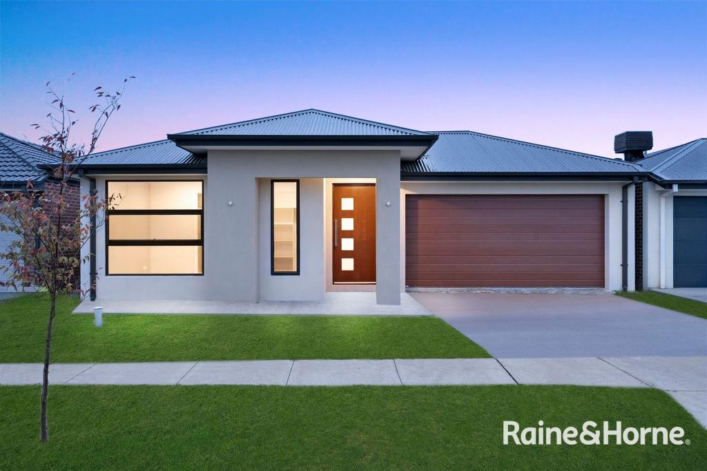 28 THULIAN ST, CLYDE NORTH, VIC 3978