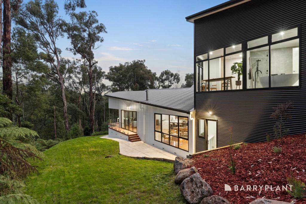 55 Mountain Rd, Cockatoo, VIC 3781