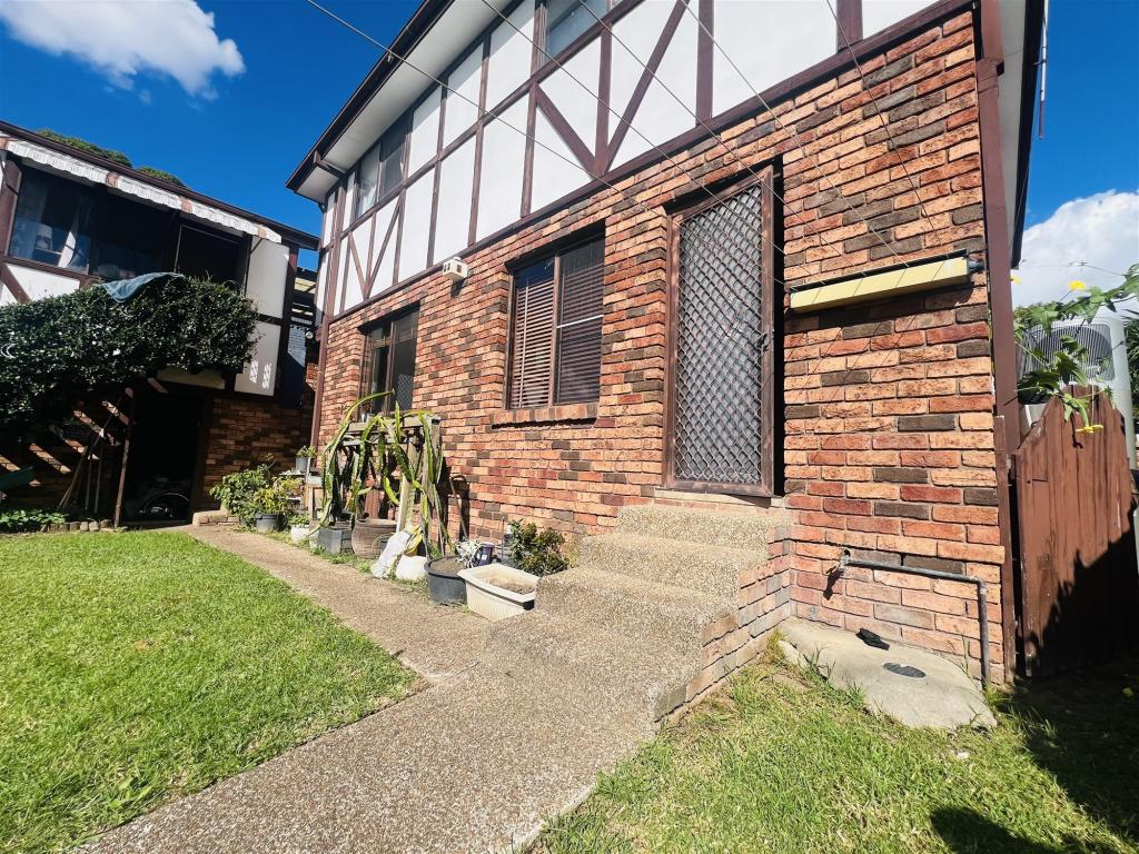 32 Kibo Rd, Regents Park, NSW 2143