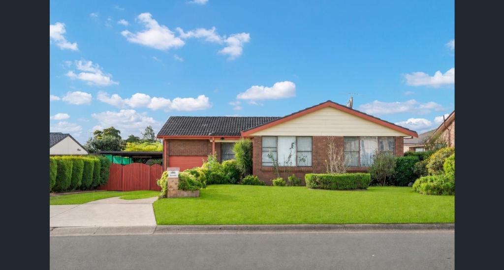 33 Clyde Ave, St Clair, NSW 2759