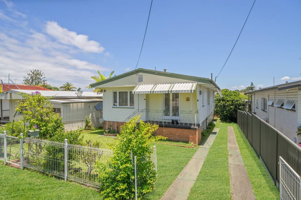 33 HALE ST, MARGATE, QLD 4019