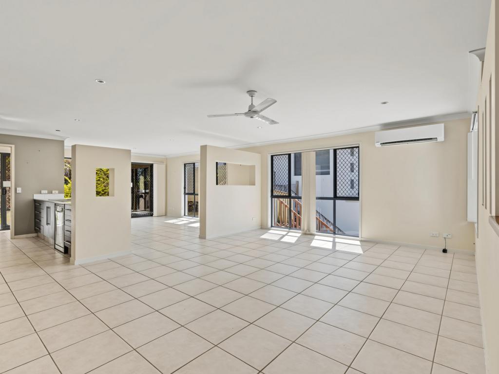 15 BOUNTY WAY, PACIFIC PINES, QLD 4211