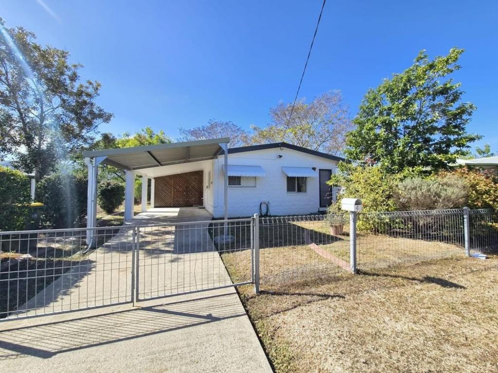 4 Champagne Cres, Kelso, QLD 4815