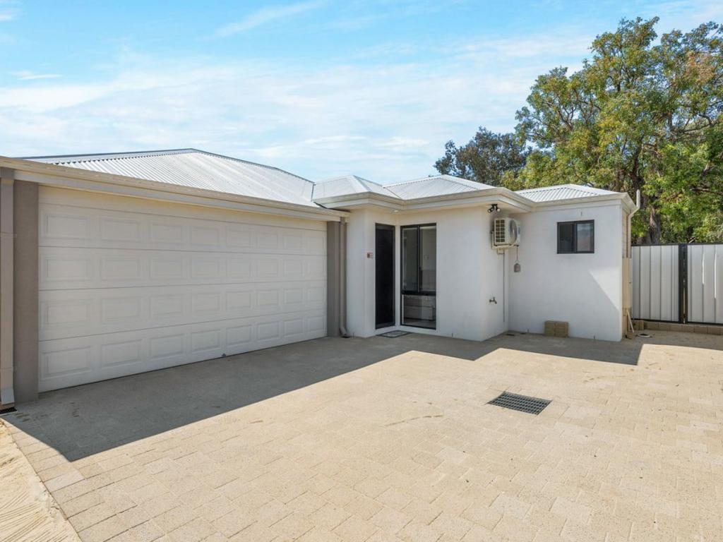 14b Allinson Dr, Girrawheen, WA 6064