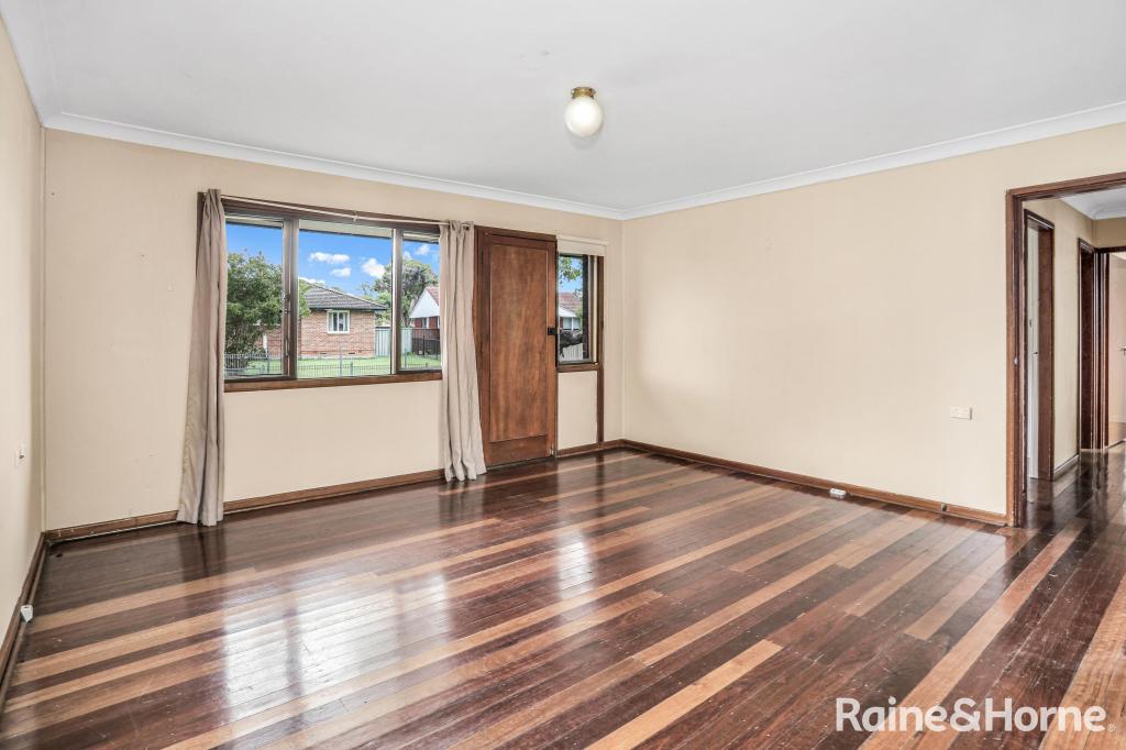 43 Marquesa Cres, Lethbridge Park, NSW 2770