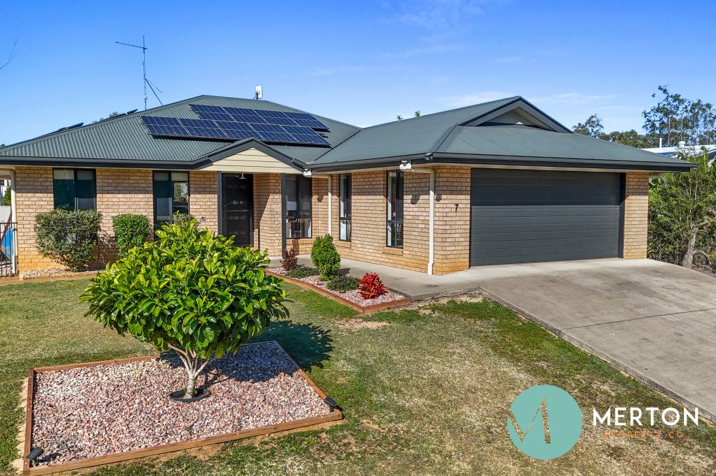 7 VALLEY GR, GUNALDA, QLD 4570
