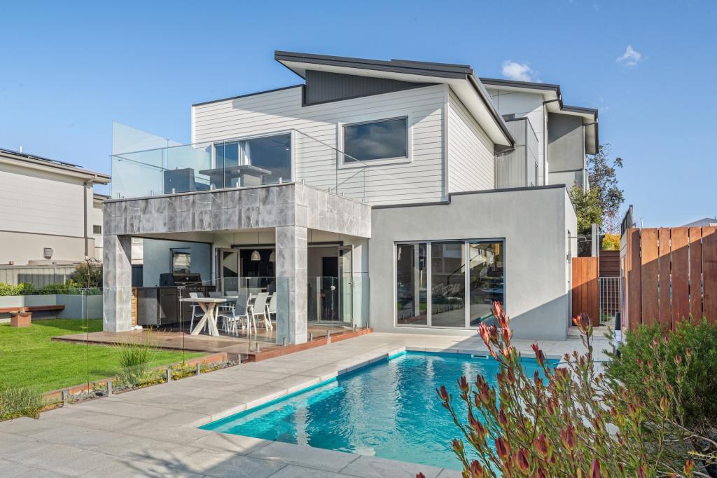 21 Sovereign Pnt, Safety Beach, VIC 3936