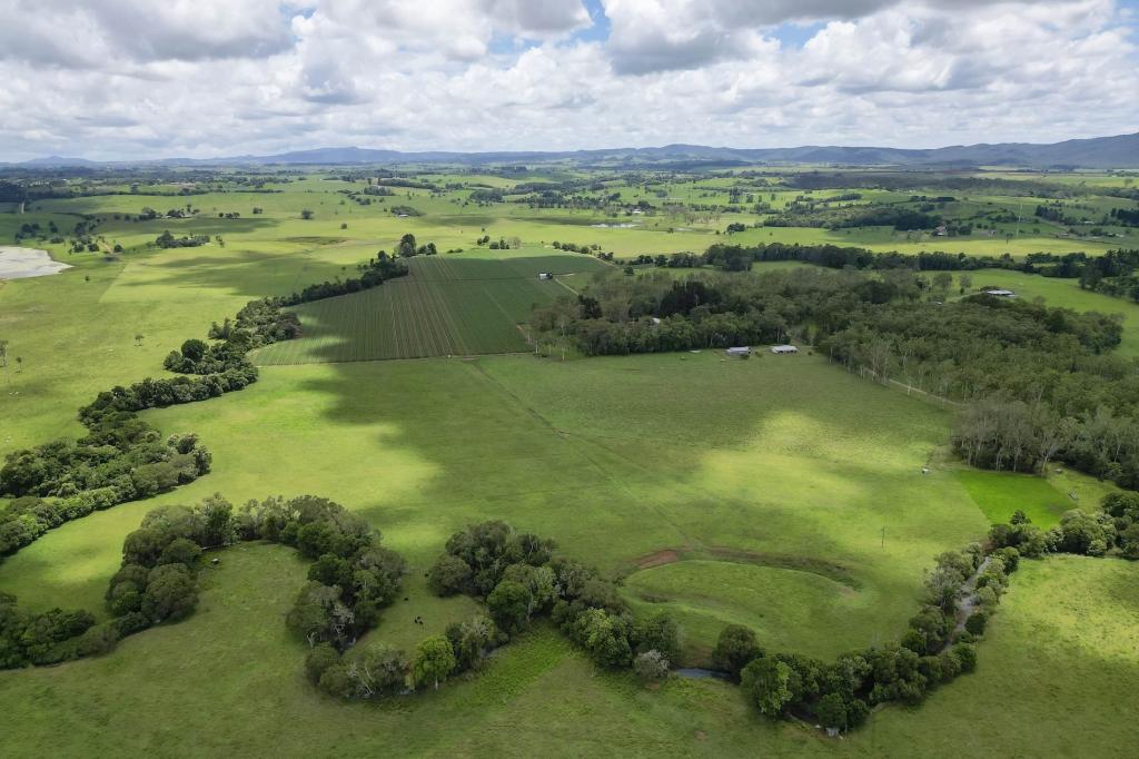 57 Lawrence Rd, East Barron, QLD 4883