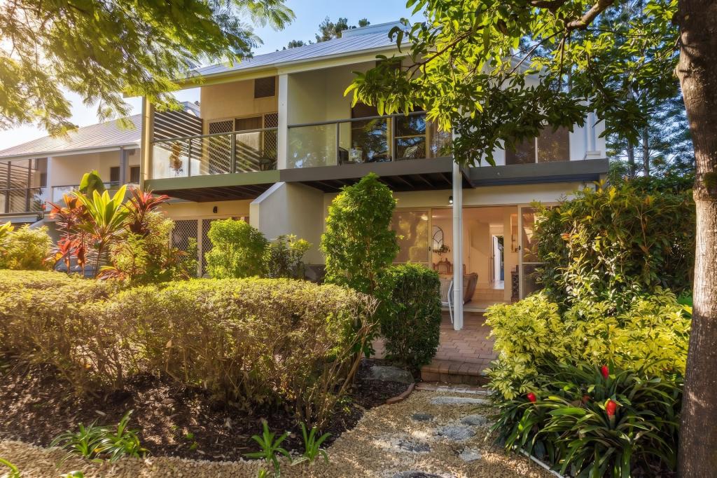 2127 South Shields Dr, Benowa, QLD 4217