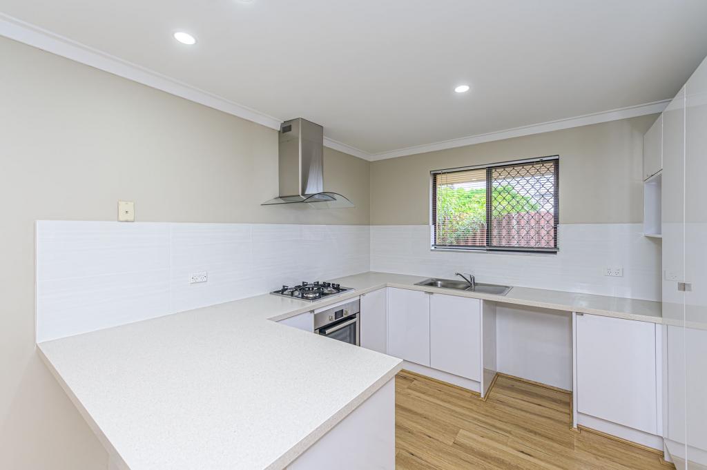 211 Waterford Dr, Hillarys, WA 6025