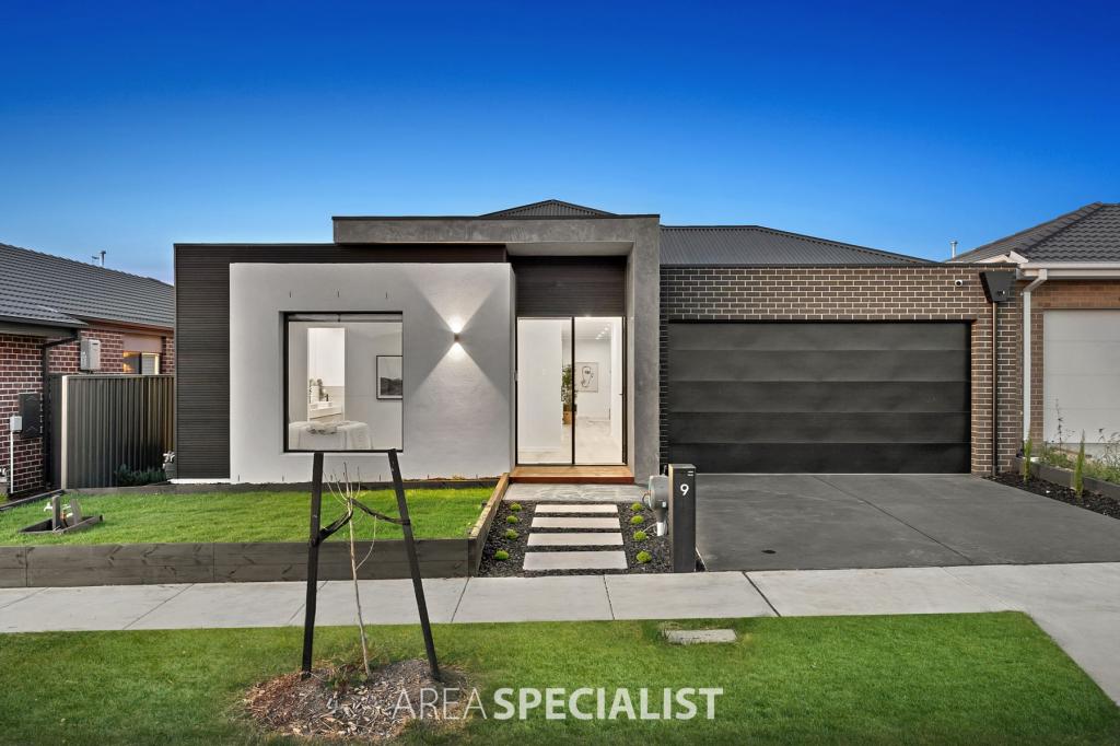 9 Milka Ave, Clyde North, VIC 3978