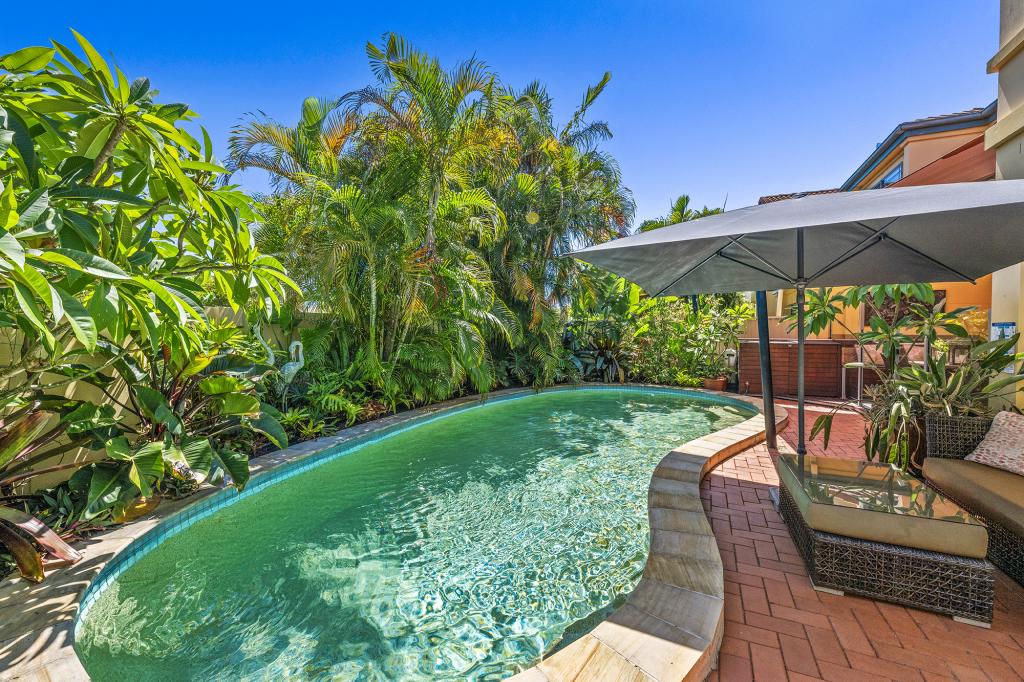 2/129 Bayview St, Runaway Bay, QLD 4216