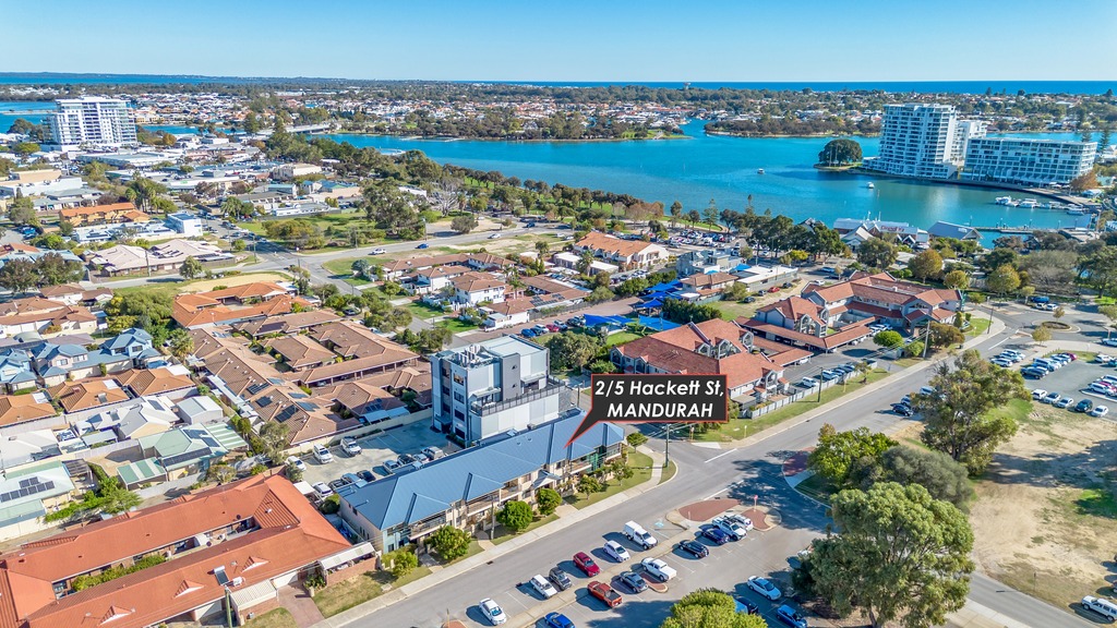 2/5 HACKETT ST, MANDURAH, WA 6210