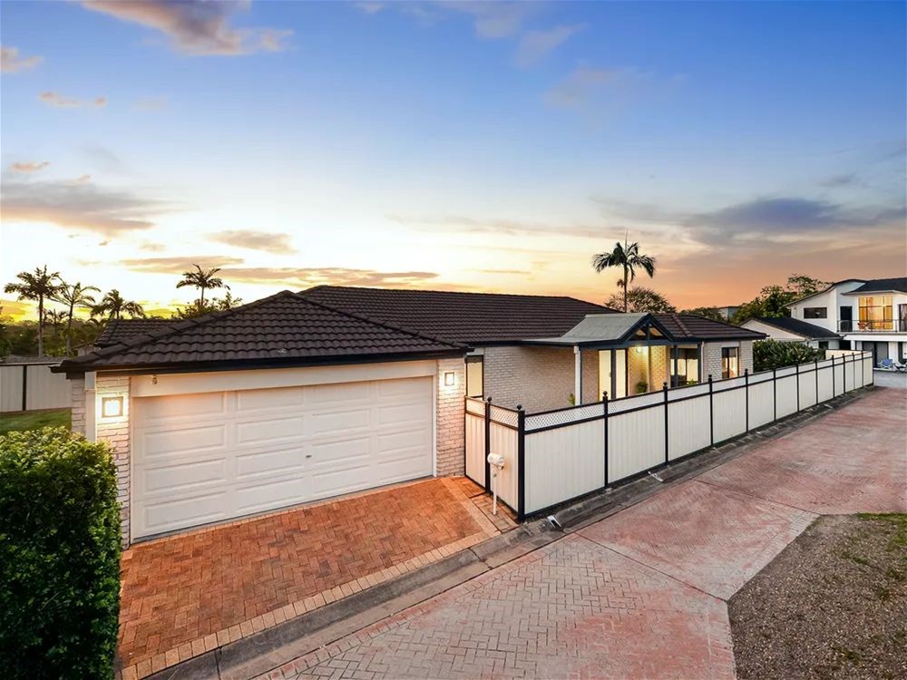 196 Lancaster Cct, Stretton, QLD 4116