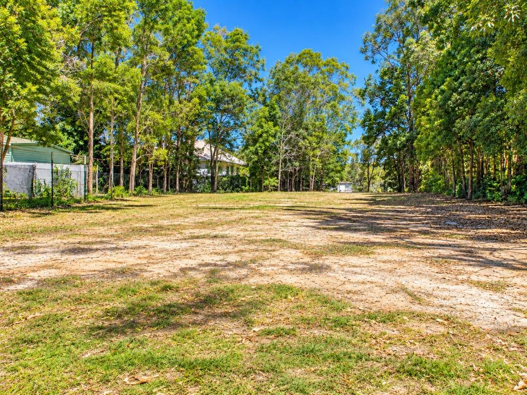 20 PELICAN ST, MACLEAY ISLAND, QLD 4184