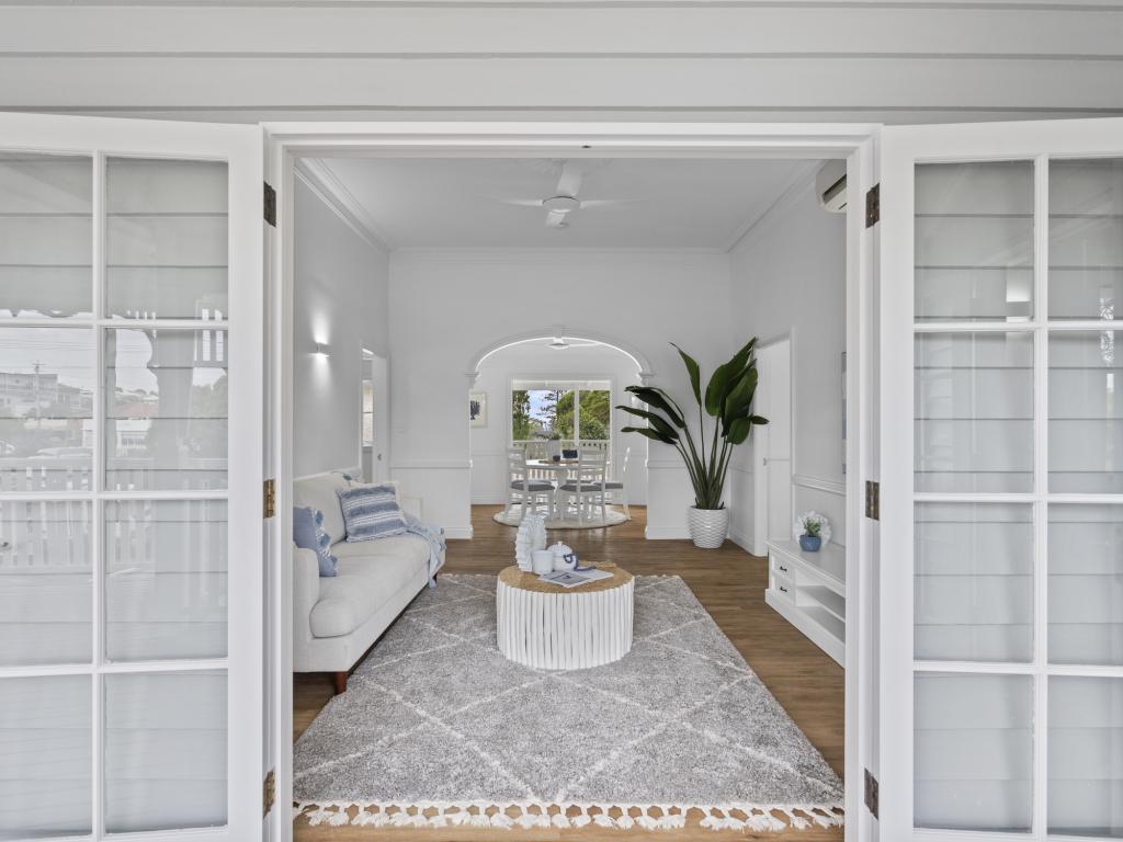 5 Waterloo Esp, Wynnum, QLD 4178