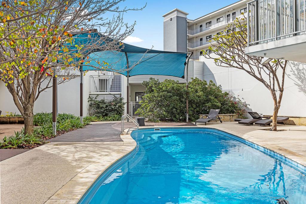 30/2 Walsh Loop, Joondalup, WA 6027